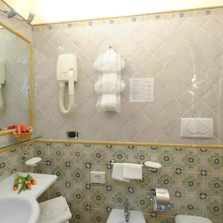 Old Square & , 73 Steps From The Street Pensjonat 4*