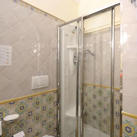 Old Square & , 73 Steps From The Street Pensjonat 4*