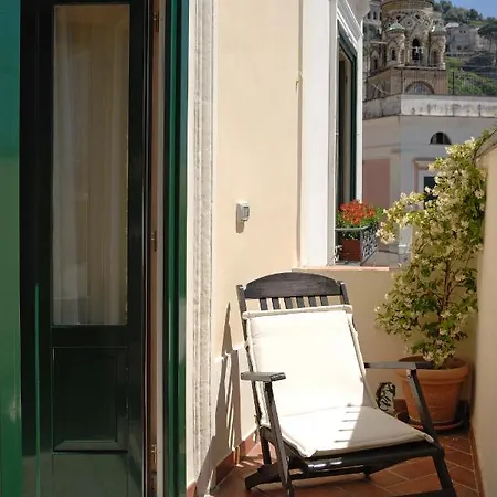 Old Square & , 73 Steps From The Street Pensjonat 4*