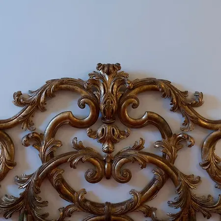 Old Square & , 73 Steps From The Street 4*