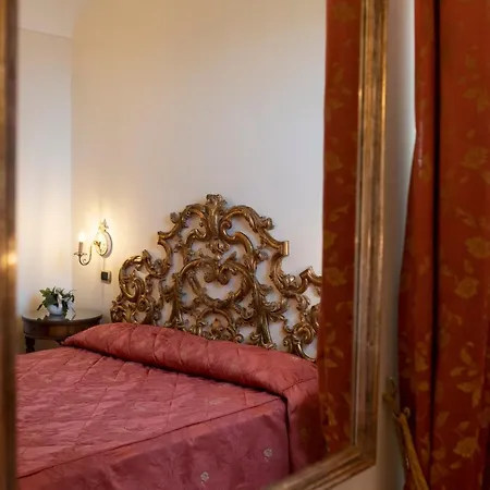 Pensjonat Old Square & , 73 Steps From The Street