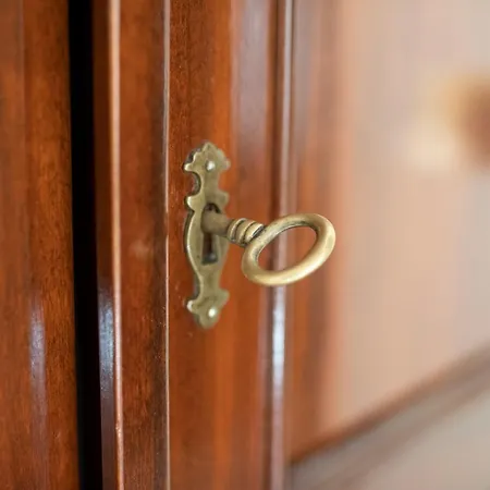 Old Square & , 73 Steps From The Street Pensjonat 4*