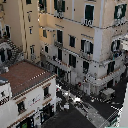 Old Square & Konukevi Amalfi
